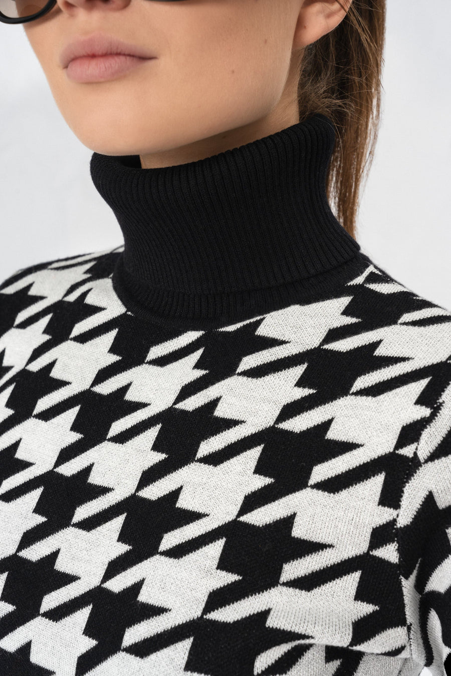 Houndstooth Sweater · Black