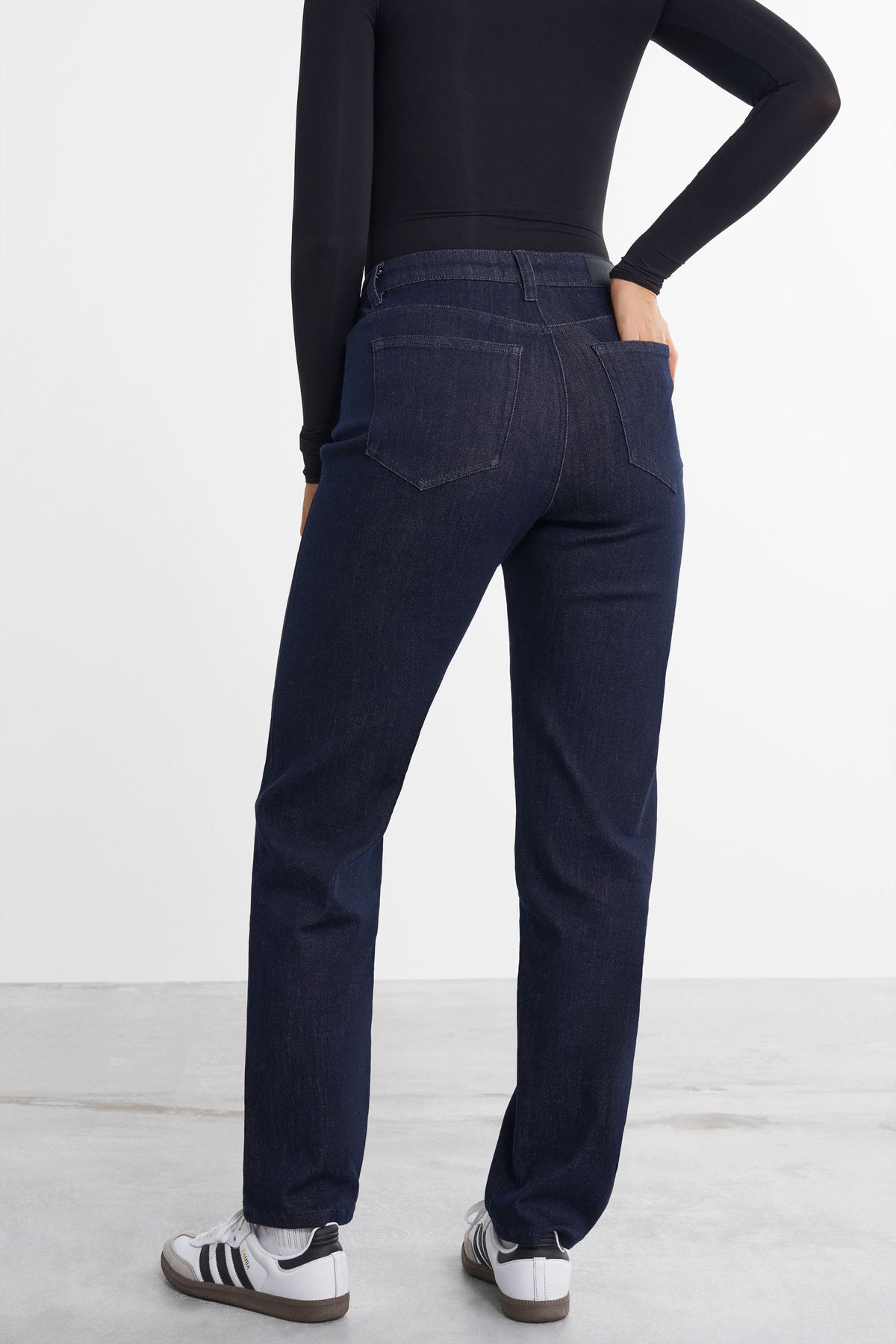 Straight Jeans