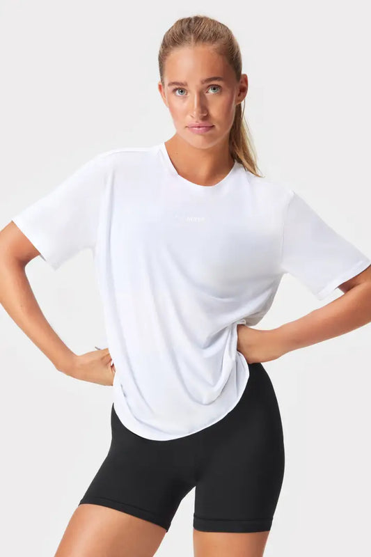 Relaxed Tee - for kvinde - STRONGER - Short Sleeves